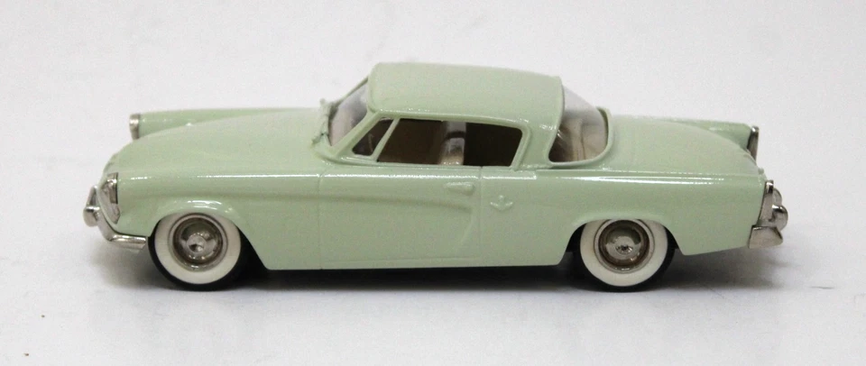 Brooklin 32 1953 Studebaker Commander Starlight cupé Lt Grn 1:43 como nuevo/caja 1990 Foto 2 de 4