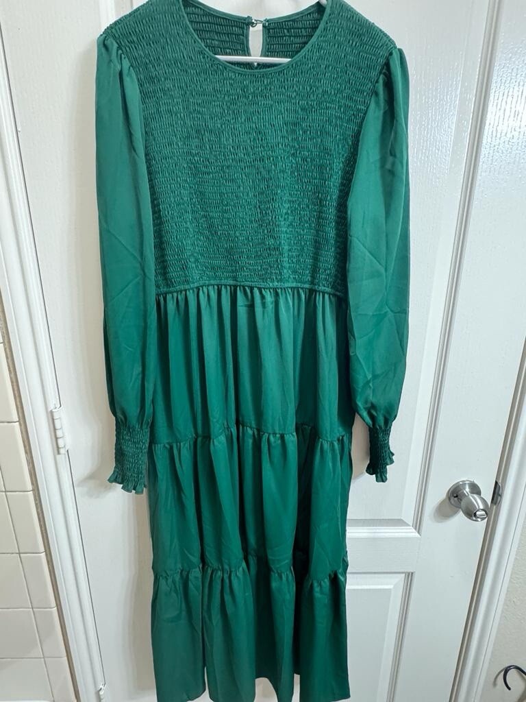 NWOT Cupshe Anastasia Smocked Long Sleeve Maxi Dress Green | eBay