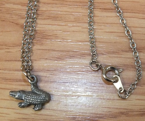 Beautiful Set of Genuine TORINO Pewter Alligator Earrings on Holder & Necklace - Picture 8 of 9