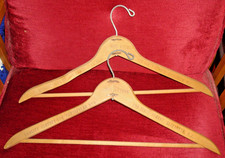 6 vintage wooden clothes hangers Hotel / Advertising / plain VGC