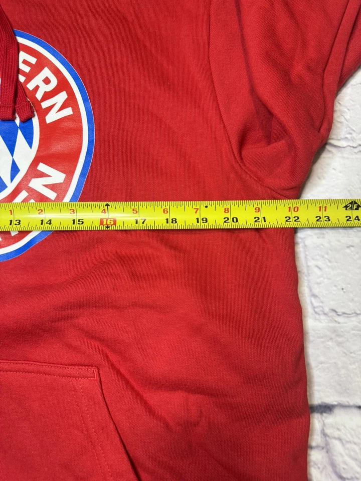 Fanatics Men Red Bayern Munich OfficialLogo Fitted Hoodie Size Large - Image 4 of 4