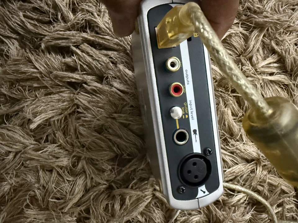 M-Audio Fast Track USB Digital Audio Interface Record Vocals & Guitar - Silver - Image 3 of 4