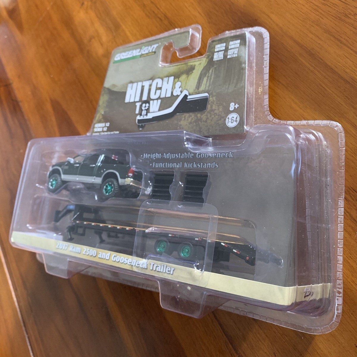 CHASE GREEN MACHINE Hitch & Tow - Greenlight 2017 Ram 2500 and