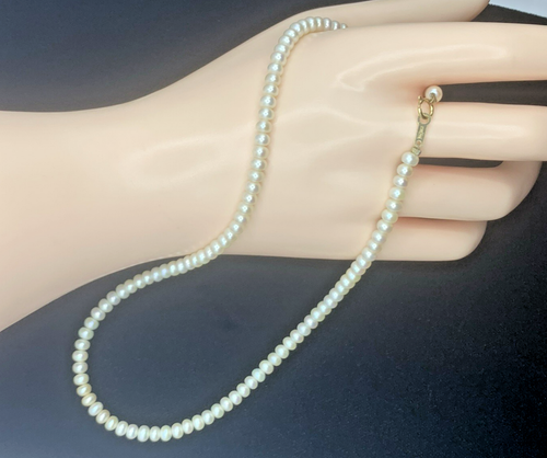 Elegant Japanese Seawater Pearls 18K Yellow Gold Necklace - Picture 5 of 7