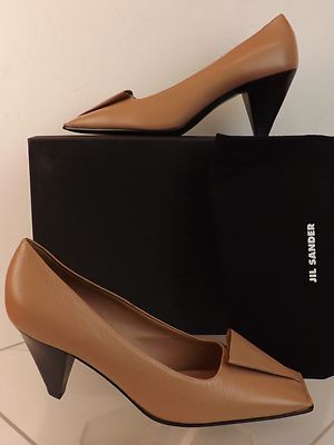 靴 Angled heel square shoes Jade Square-toe Sustainable Heeled Sandals in Forest Green | VIVAIA