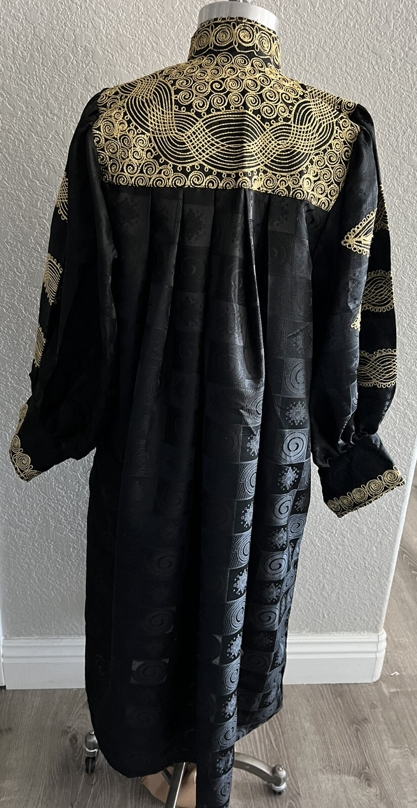 Picture 4 of 6