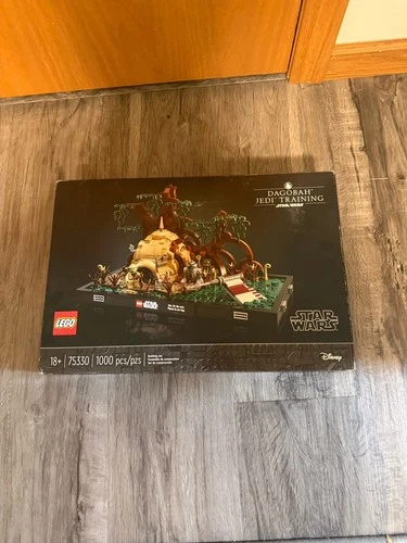 LEGO Star Wars: Dagobah Jedi Training Diorama (75330)