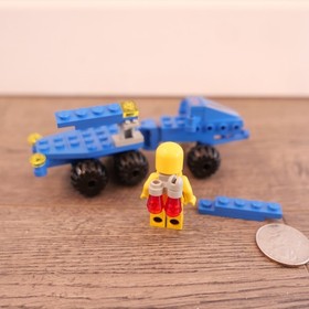 Lego Vintage 1558 Mobile Command Trailer Space Figure & Parts Lot