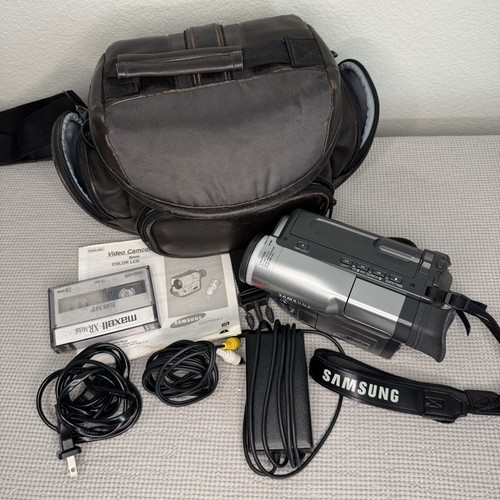 Samsung Hi8 8mm Digital Zoom Camcorder SCL810 880x Digital Zoom Cords And Case