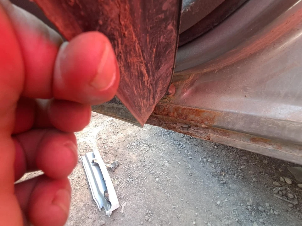 Brazo de control inferior inferior delantero izquierdo usado se adapta a: Chevrolet Silverado 250 2009 Foto 3 de 4