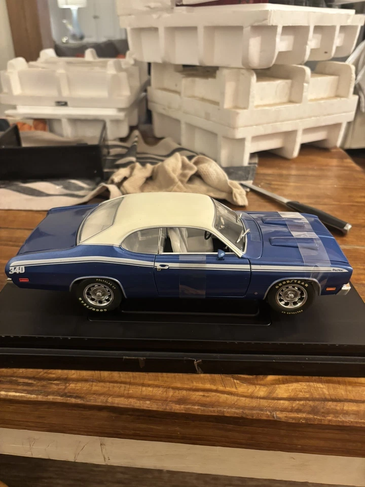 Plymouth Duster 340 Ertl 1971 escala 1/18 ¡Diecast!!¡Fresco del paquete!! Foto 2 de 4