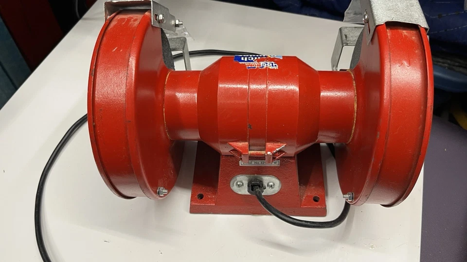 TBC Bench Grinder – 3/4 HP 110V 60Hz Dual Wheel 6” Heavy Duty Grinding Machine - Image 3 of 4