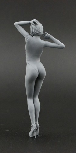 Diana Show Girl Figure voor 1:18 IGNITION Toyota - Afbeelding 4 van 5