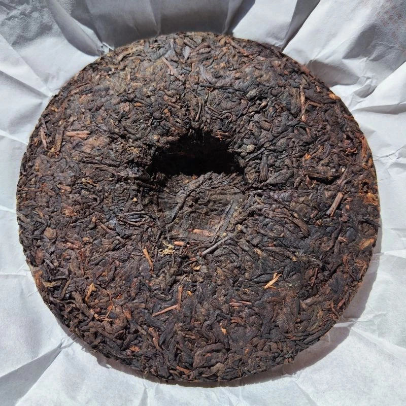 2016 Yunnan Menghai Gu Yi YUBANG Classic Pu'er Flavor Ripe Round Tea Pu Erh 357g - Image 3 of 4