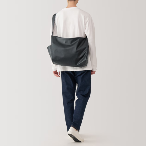 MUJI 21L Plant Based Leather Square Shoulder Bag Black FedEx - Picture 10 of 11