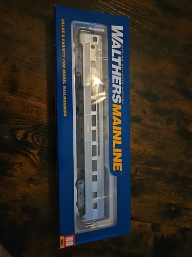 HO WALTHERS MAINLINE 910-30010 85' BUDD LARGE WINDOW COACH ALASKA RAILROAD | Zustand: New