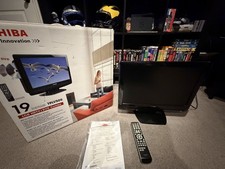 Toshiba 19” 19LV505 Diagonal LCD TV/DVD COMBO HDMI Remote Manual and ORIG BOX!