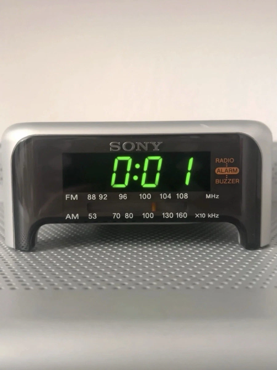 Radio despertador digital Sony Dream Machine ICF-C317 AM/FM doble despertador plateado