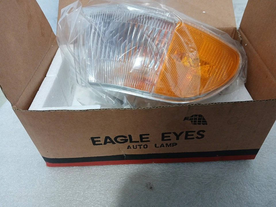 Eagle Eyes Side Marker Light Lamp for 92-95 Honda Civic Sedan Passenger Right - Image 4 of 4