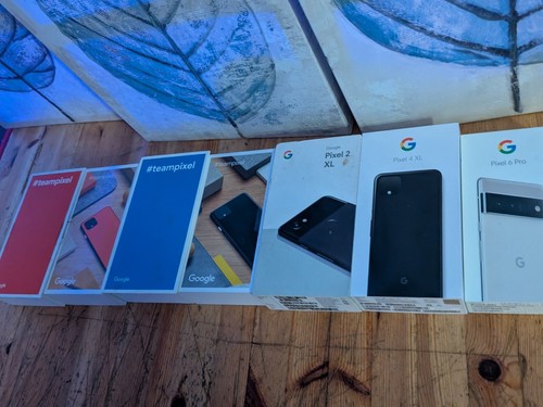 Goggle Pixel Phone Box Collection - Picture 18 of 18
