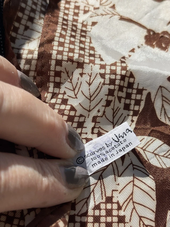 BUFANDA DE COLECCIÓN AÑOS 60 VERA NEUMANN flores marrón blanco 100 % acetato 44”x14,25” Japón Foto 4 de 4