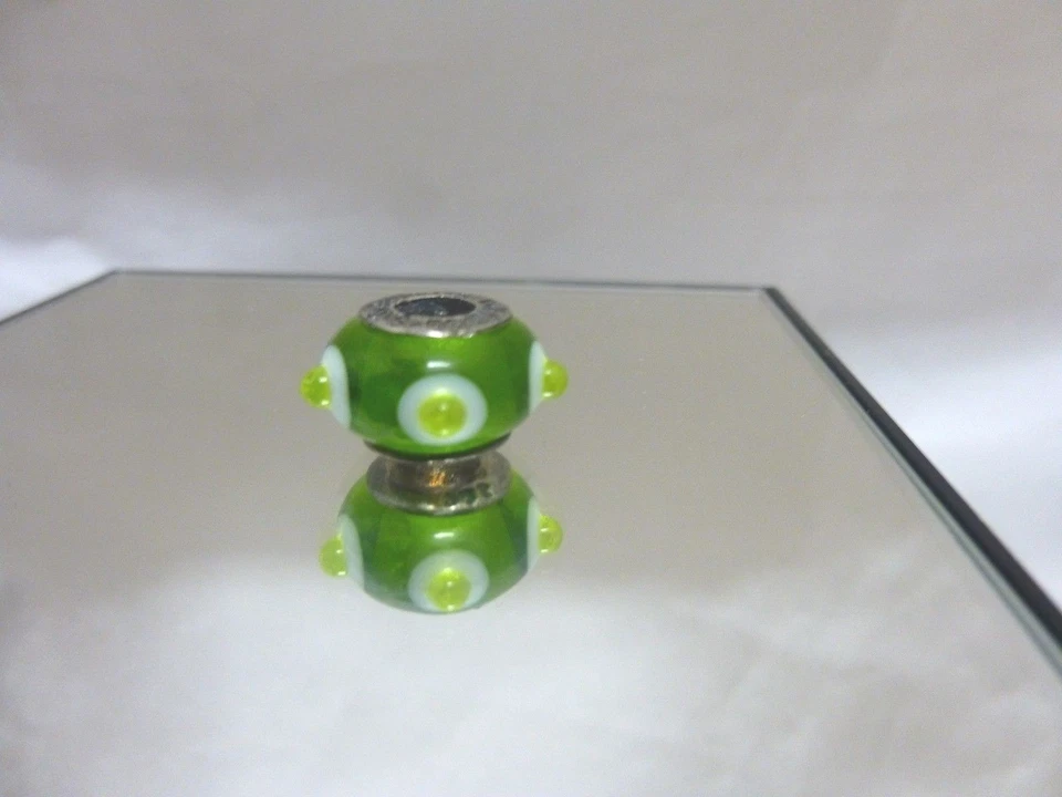 Cuentas de cristal de Murano Margarita SilveRado verde y blanco con puntos de cal - TD08 Foto 2 de 3