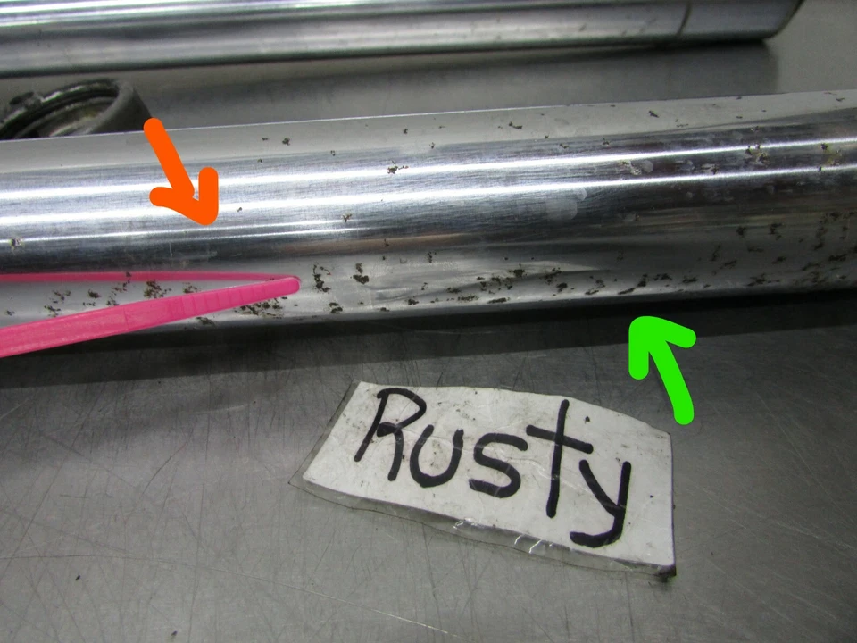 356 G HONDA MAGNA VF 1100 V65 1985 GARFO DIANTEIRO FABRICANTE DE EQUIPAMENTO ORIGINAL DOIS (RETO) - Imagem 4 de 4