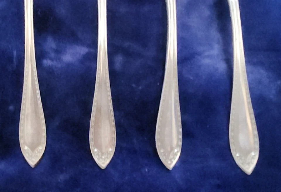 4 Community Silver Plate 1910 SHERATON Pattern Salad Dessert Forks Oneida - Image 3 of 4