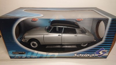 Voiture Miniature 1/18 Citroën DS19 Berline - Collection