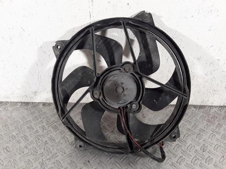 PEUGEOT 307 Break 3E Motorlüfter 1.6 Diesel 66kw 2006 22668106 - Imagem 2 de 4