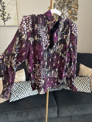 White House Black Market Size 8, Semi Sheer Long Sleeve, Women s ￼