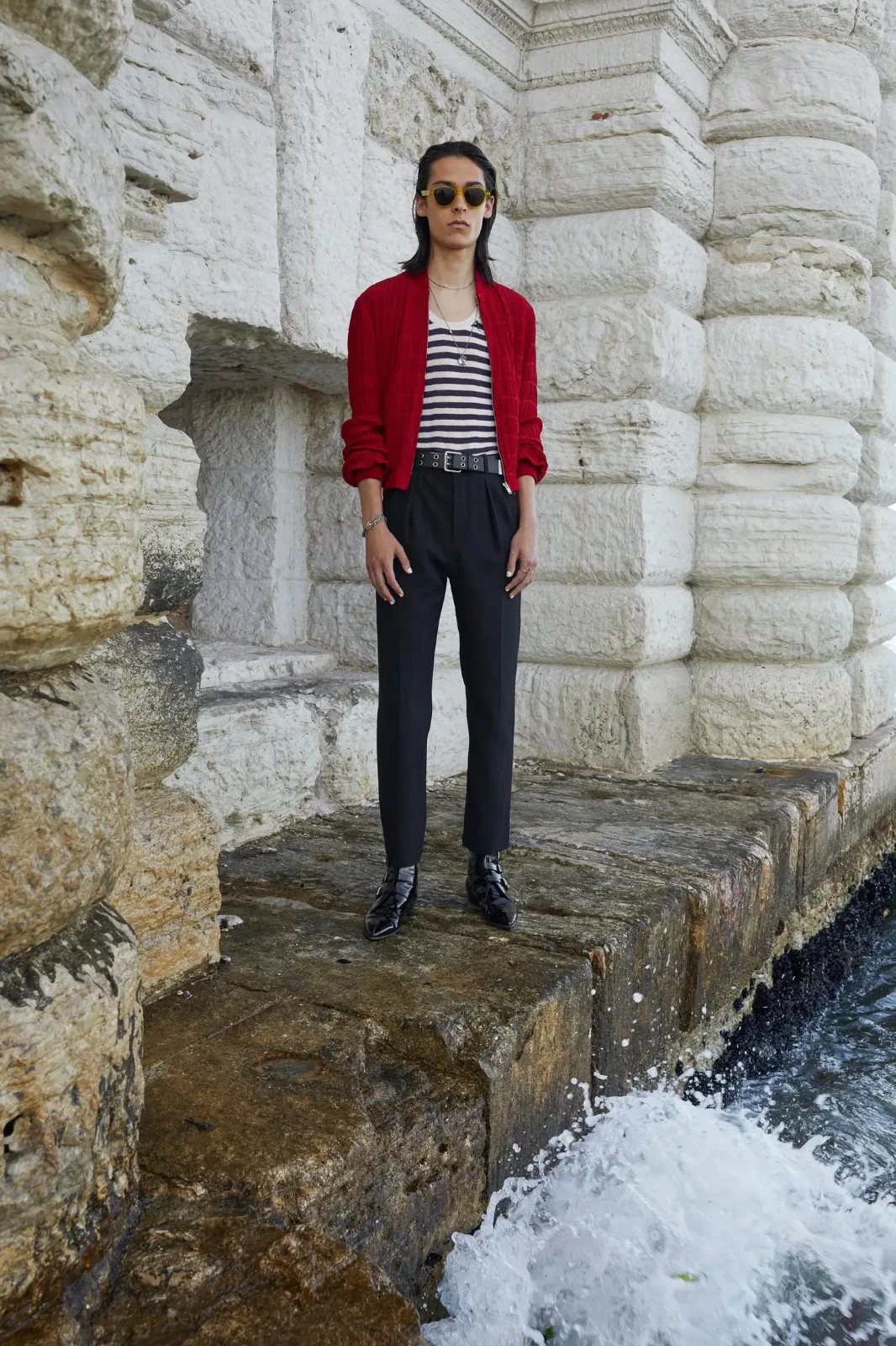 Giacca Saint Laurent Teddy in seta a righe e crepe rosso fumè