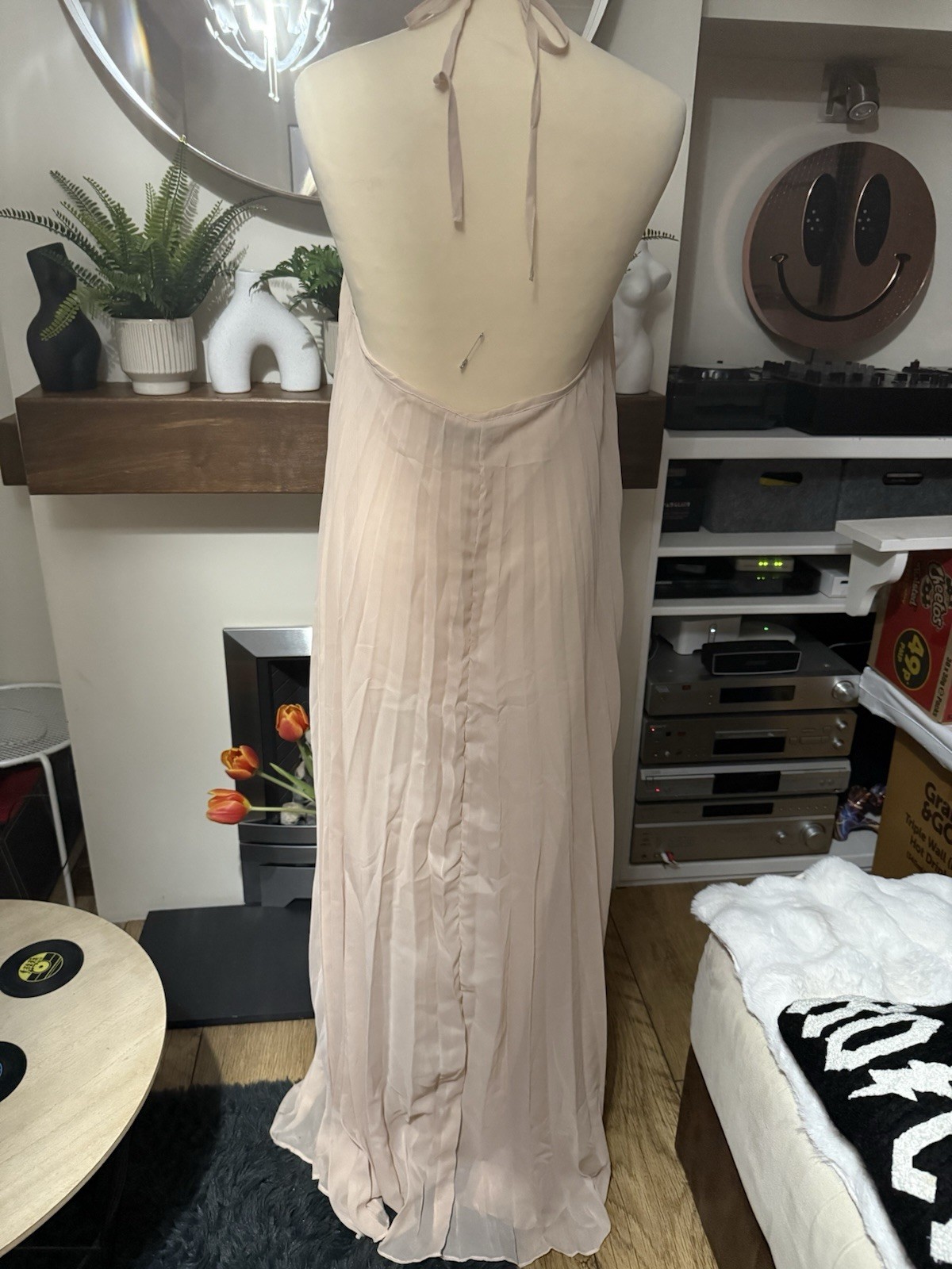 Misguided Gorgeous Peach Pleated Maxi Dress image 2