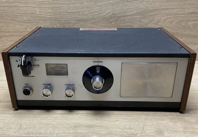 Midland 13-879B 23 Channel CB Base Station Woodgrain Case Powers On