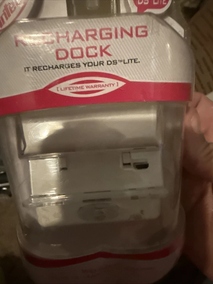 Intec Recharging Dock for Nintendo DS Lite Brand New Factory Sealed (White) - Image 2 of 3