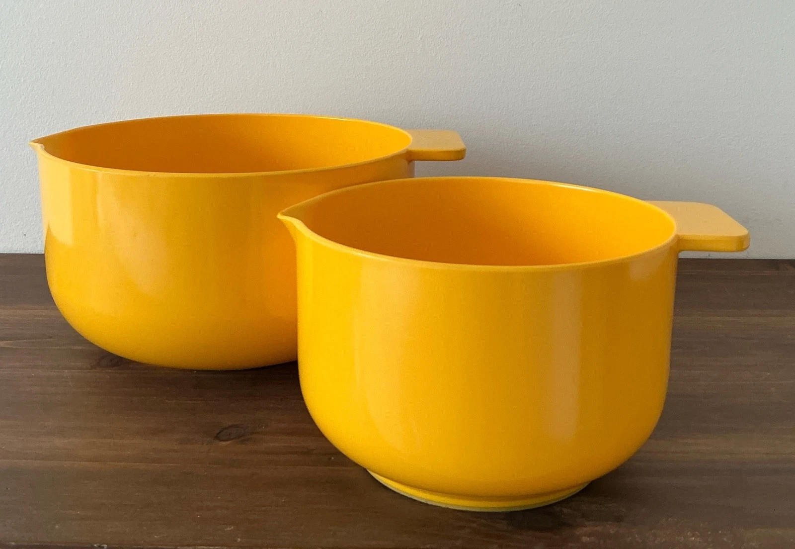 Ingrid Ltd Vintage Set/2 Bright Yellow Mixing Bowls Lug Handle 11" & 9"