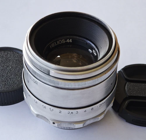 Helios 44 KMZ Photo Lens 13 Blades Aperture 2/58 mm mount M42 Silver