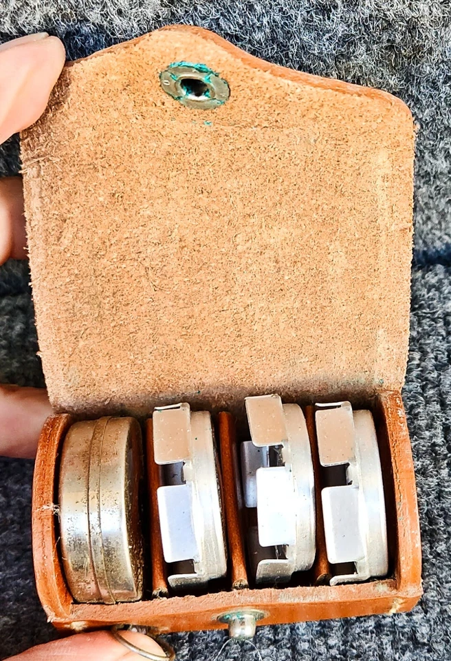 Polaroid Camera Close-Up Lens Kit [540] (EUC) - Image 2 of 4