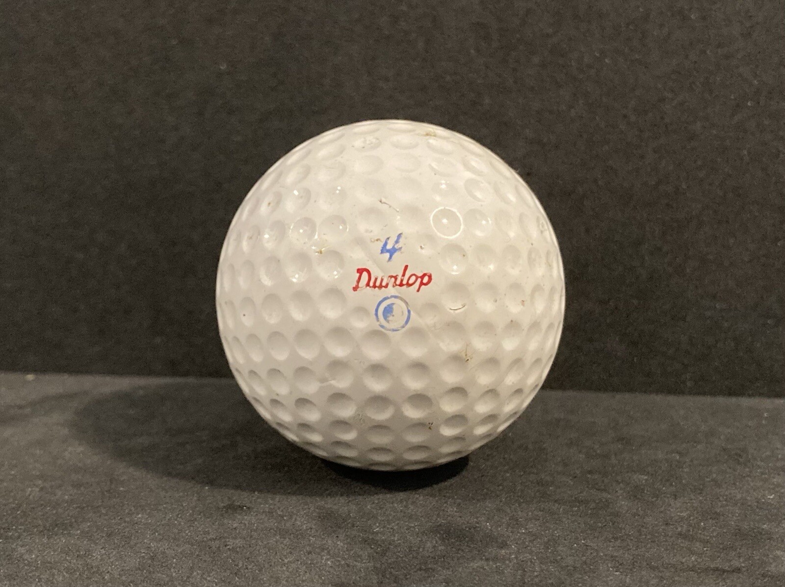 Vintage DUNLOP Maxfli 4 BLUE MAX Blue Dot Golf Ball Golfing