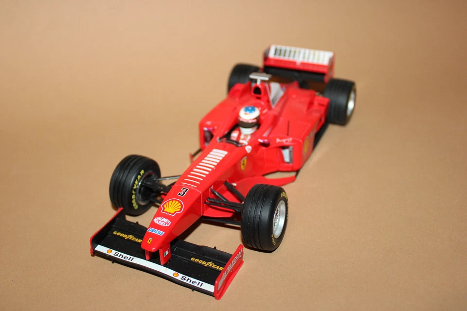 Minichamps 51098180 Modellauto 1:18 Ferrari F 300 M. Schumacher mit OVP 1998 - Bild 3 von 4