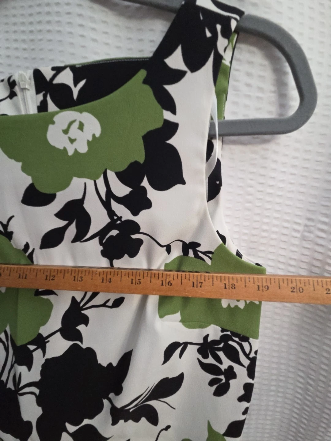 Abito tubino Alyx senza maniche stampa floreale nero bianco verde donna 8 carriere