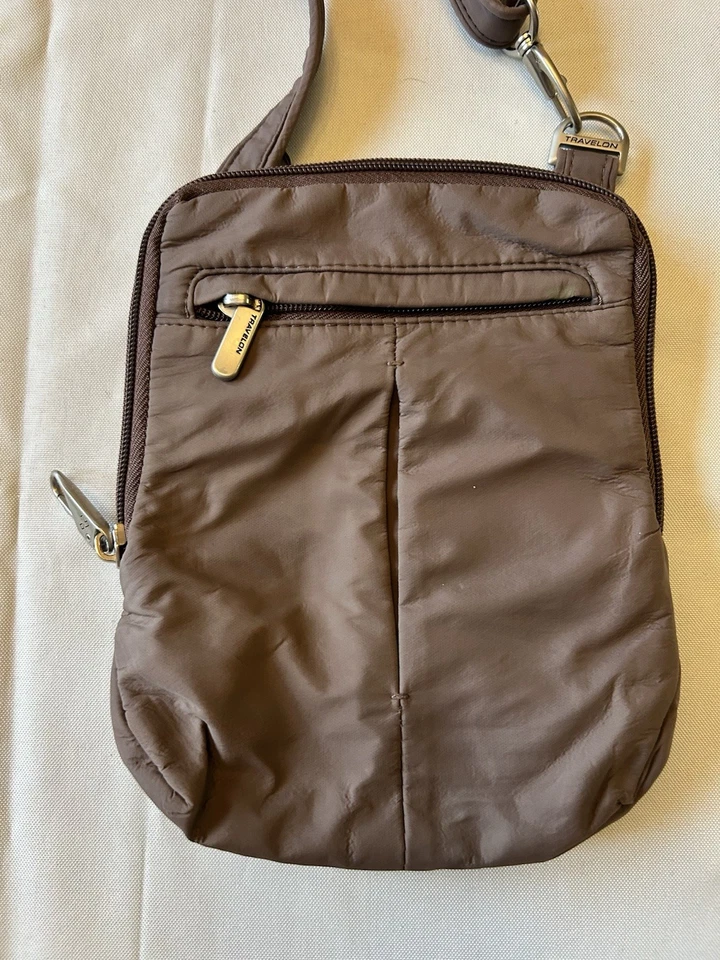 Bandolera Travelon Signature Slim Día Viaje Antirrobo Taupe Foto 3 de 4