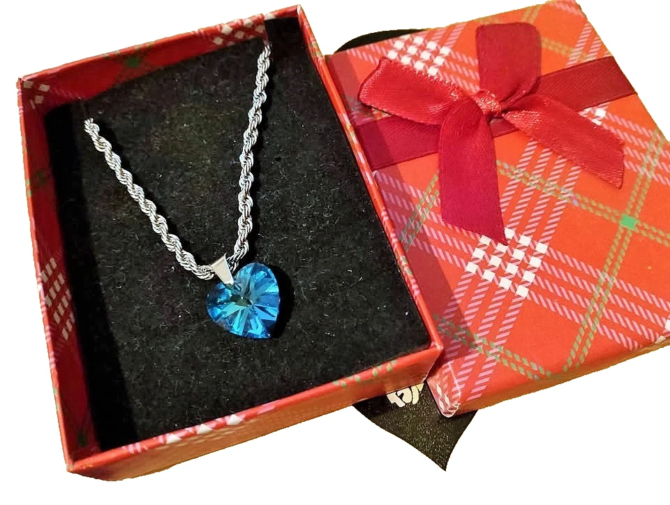 Collana Cuore Blu in Acciaio Inossidabile Fatta a Mano con Cristallo - Immagine 3 di 4