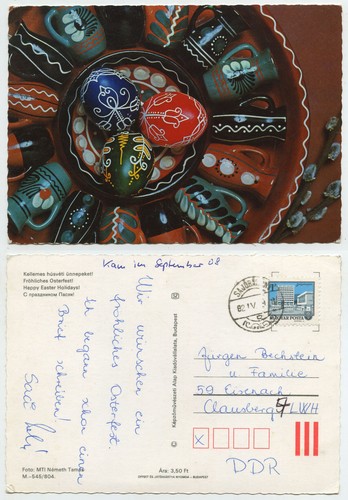 47451 - Ostereier und Weinkrüge - ungarische Oster-Grußkarte, gelaufen 9.4.1982