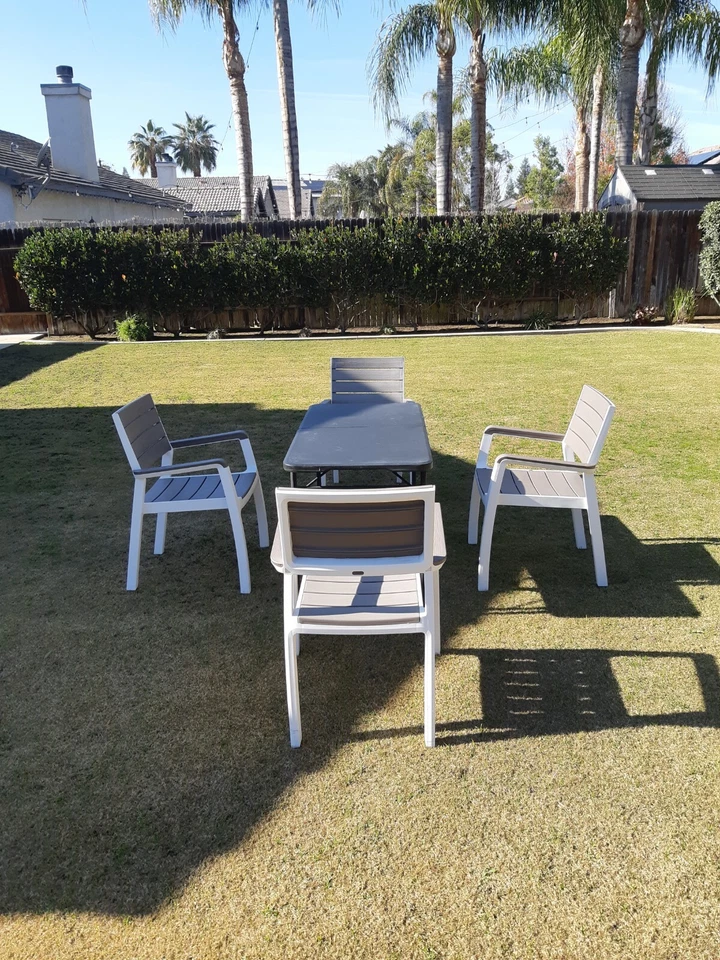 Juego de mesa y silla Mainstays MSD302126571001 - multicolor (cuatro piezas) Foto 2 de 4