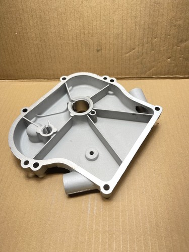 Briggs & Stratton Crankcase Cover 297602 Superseded to 694350 - Picture 5 of 8