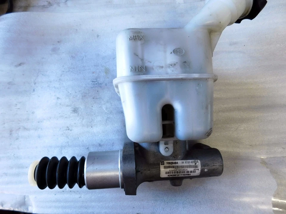 15939484 08 2008 Chevrolet HHR FRENO PARADA CILINDRO MAESTRO CON DEPÓSITO #F-36 Foto 3 de 4