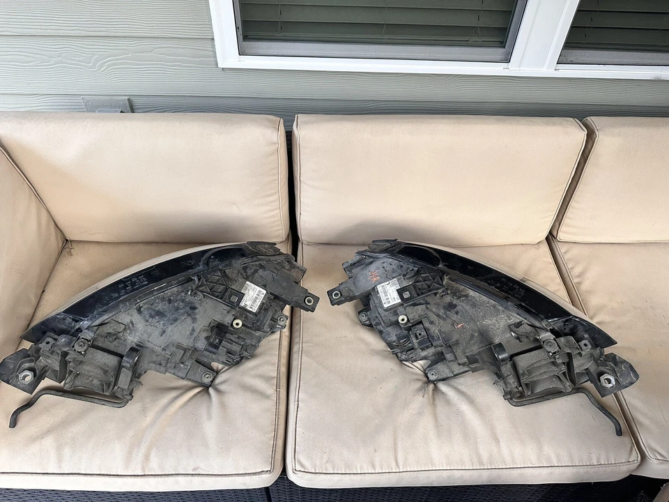 Audi A4 09-12 Full Headlight Assembly With Brackets - Image 2 of 4