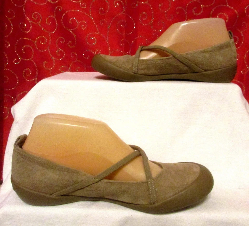 ROCKET DOG SZ 7 LT.TAN SUEDE CRISSCROSS ELASTIC TOP MARY JANE FLATS/RUBBER/SOLE - Image 3 of 4