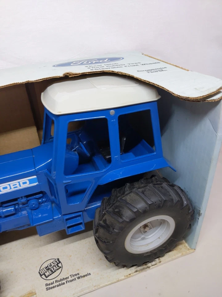 1/12 Ertl Farm Toy Ford TW5 Tractor With Box - Image 3 of 4